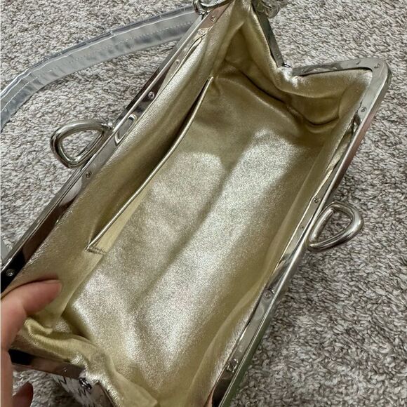 Silver Woven Leather Handmade Unique Bow Shaped Kisslock Baguette Bag/Crossbody - Picture 16 of 16